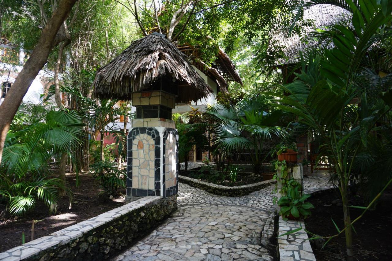 Mangga Lodge Бира Екстериор снимка